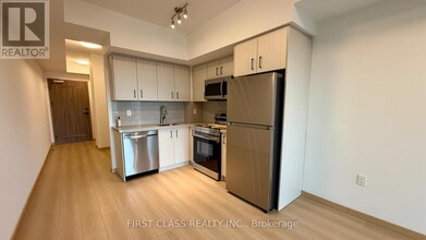 3429-3429 Sheppard Ave E in Toronto, ON - Building Photo - Building Photo