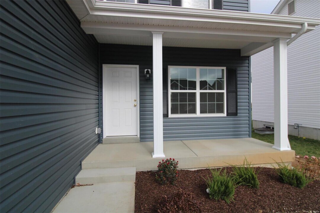 815 Little Fieldstone Drive in Wentzville, MO - Foto de edificio