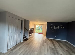 1381 Firethorne Dr in Mason, OH - Foto de edificio - Building Photo