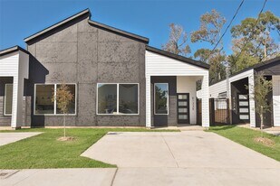 8133 Cabot St in Houston, TX - Building Photo