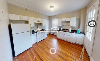 63 Dana St in Cambridge, MA - Building Photo