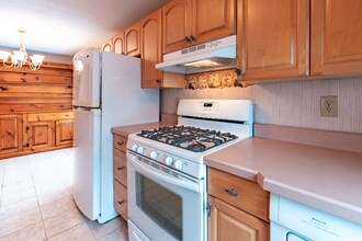 43 Commons Dr in East Greenbush, NY - Foto de edificio - Building Photo