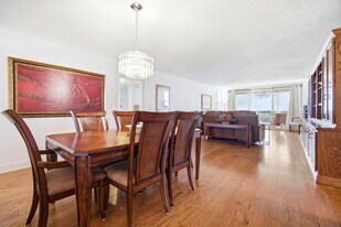 3507 Oaks Way in Pompano Beach, FL - Building Photo