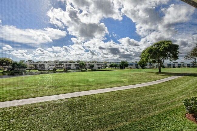 224 Capri E in Delray Beach, FL - Building Photo - Building Photo