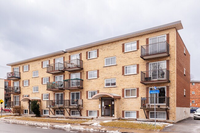 490 De Roanne Rue in Laval, QC - Building Photo - Building Photo