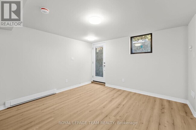 1420 Hayes St in Ottawa, ON - Building Photo - Building Photo