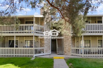 8225 Fairmount Dr in Denver, CO - Building Photo - Building Photo