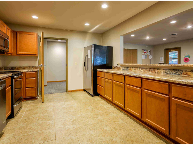 Sugar Creek Senior Apartments in Verona, WI - Building Photo - Building Photo