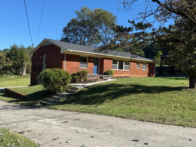 property at 424 Bridge View Ln