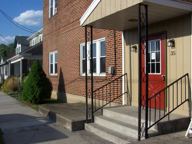 35 Spring Rd | Rentals in Carlisle, PA