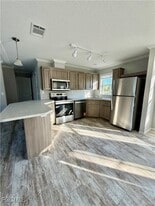 105 W Marimba Cir in Clewiston, FL - Building Photo