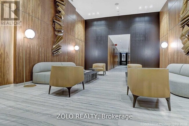 4709-4708 EGLINTON Ave in Toronto, ON - Building Photo - Building Photo