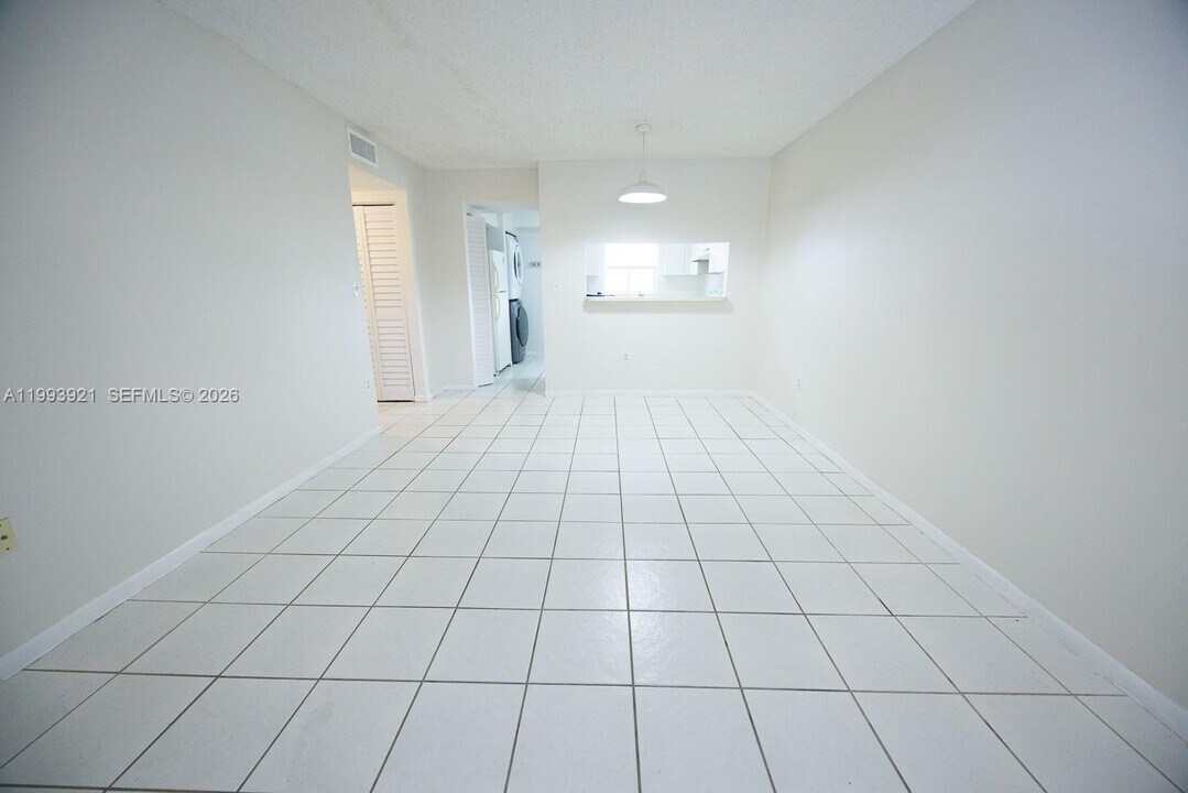 14920 SW 82nd Ln in Miami, FL - Building Photo