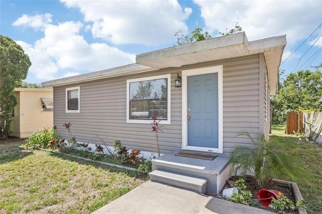 2726 25th Ave N in St. Petersburg, FL - Building Photo - Building Photo