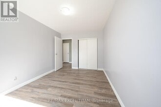 799 Robinson St in Burlington, ON - Building Photo - Building Photo