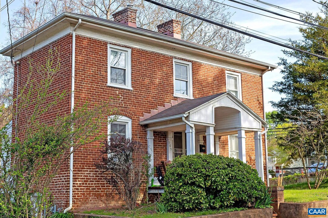 509-7 1/2 7 1/2 St SW in Charlottesville, VA - Building Photo