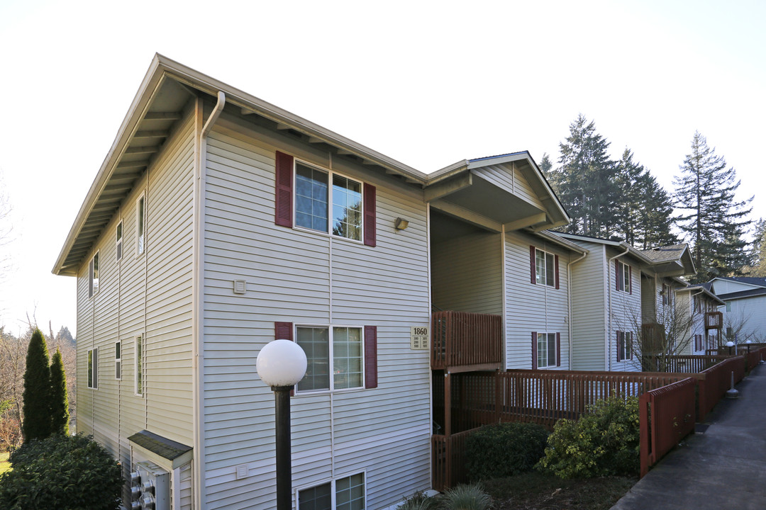 Cinnamon Lakes Apartments in Salem, OR - Foto de edificio