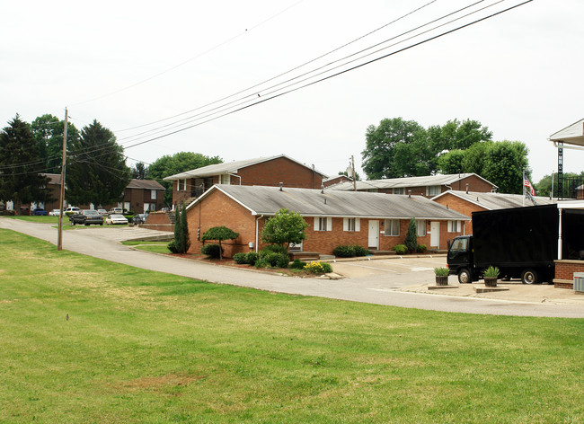 2212 36th St in Parkersburg, WV - Foto de edificio - Building Photo