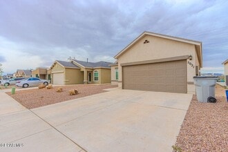 5021 Margarita Talamantes in El Paso, TX - Building Photo - Building Photo