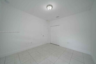 14750 NE 7th Ave in Miami, FL - Building Photo - Building Photo