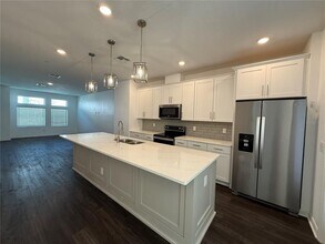 12850 Gabor Ave in Orlando, FL - Building Photo - Building Photo