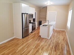 524 E Wright St in Milwaukee, WI - Building Photo - Building Photo