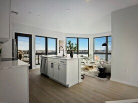 6 Rantoul St, Unit 402 in Beverly, MA - Building Photo