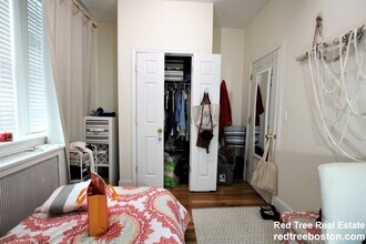 2001 Commonwealth Ave in Boston, MA - Building Photo - Building Photo