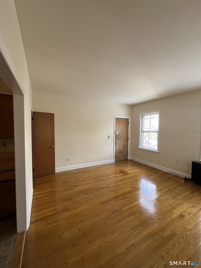 218 Flax Hill Rd in Norwalk, CT - Building Photo - Building Photo