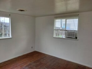 1182 E Pasadena St, Unit C in Pomona, CA - Building Photo - Building Photo