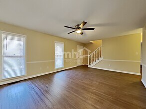 34 Bell Ct in Douglasville, GA - Foto de edificio - Building Photo