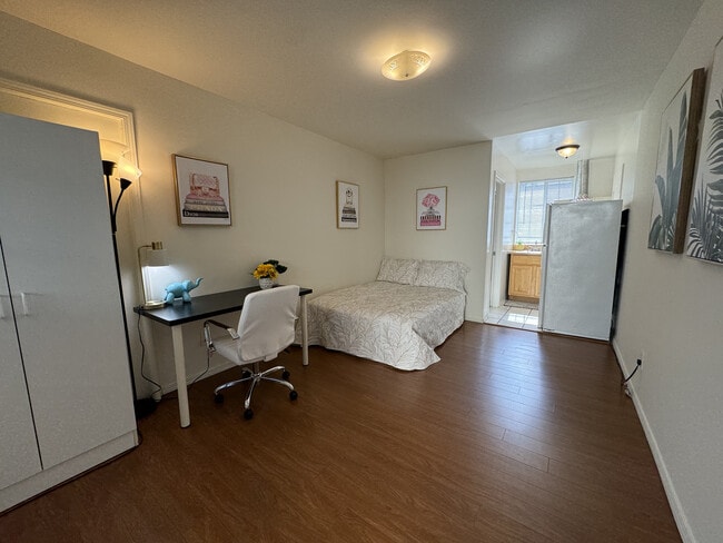 property at 1170 W 37th St