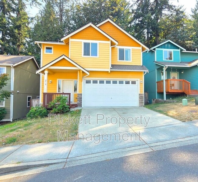 property at 6710 Takota Pl NE