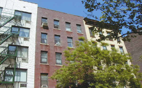 521B E 85th St in New York, NY - Building Photo