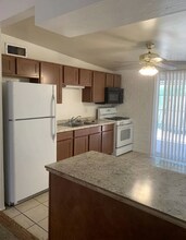 2842 N Eastgate Dr in Tucson, AZ - Building Photo - Building Photo