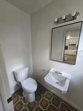 1320 E Livingston St in Springfield, MO - Building Photo - Building Photo