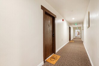 310 N Jackson St, Unit 106 in Glendale, CA - Building Photo - Building Photo