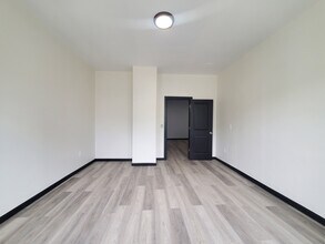 82 Orient Ave, Unit 1 in Jersey City, NJ - Building Photo - Building Photo