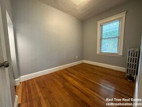 42 Day St, Unit 1 in Boston, MA - Building Photo - Building Photo