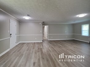 166 Hill Ln in Ellenwood, GA - Foto de edificio - Building Photo