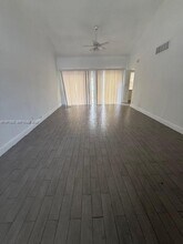 7173 W Sunrise Blvd in Plantation, FL - Building Photo - Building Photo