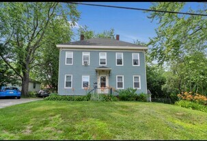 139 Skillings St in South Portland, ME - Building Photo
