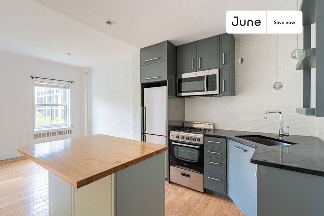 491 W 22nd St in New York, NY - Building Photo - Building Photo