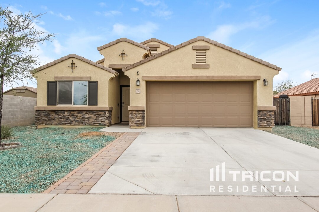 771 W Silver Reef Dr in Casa Grande, AZ - Building Photo
