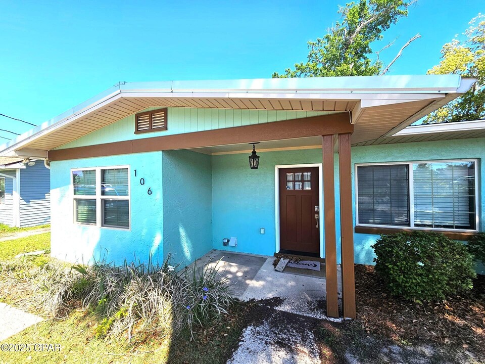 106 N Macarthur Ave in Panama City, FL - Building Photo