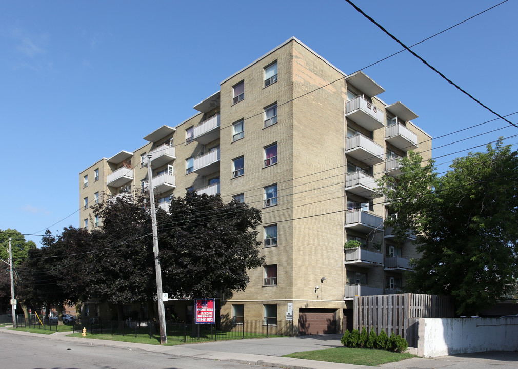 330 Hopewell Ave in Toronto, ON - Building Photo