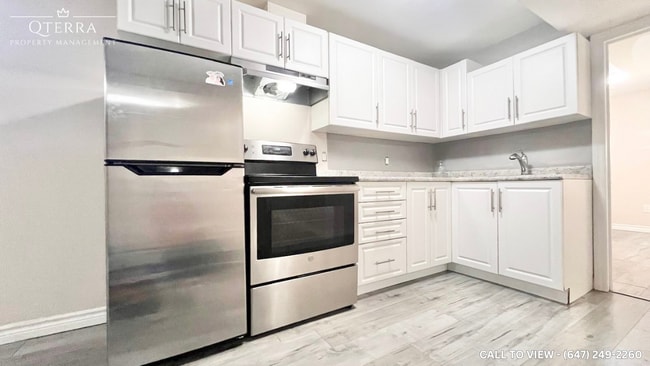 51 Hadden Cres in Barrie, ON - Building Photo - Building Photo