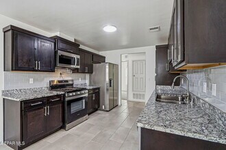 1173 Summer Rain St in El Paso, TX - Building Photo - Building Photo