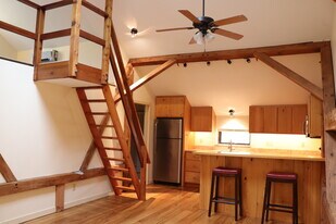 7098 FERRY Rd, Unit 1 in New Hope, PA - Building Photo