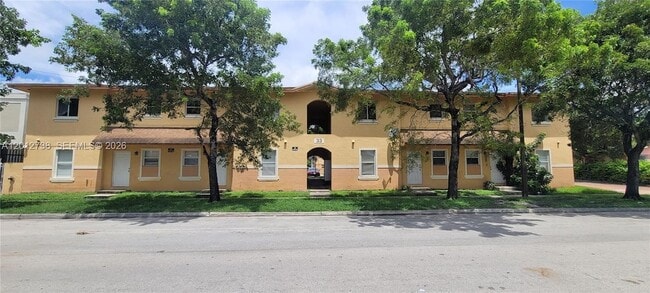 property at 33 E 20th St